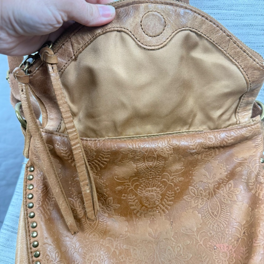 The Sak Silverlake Tan Leather Embossed Foldover Crossbody Bag Boho Western - Picture 6 of 14